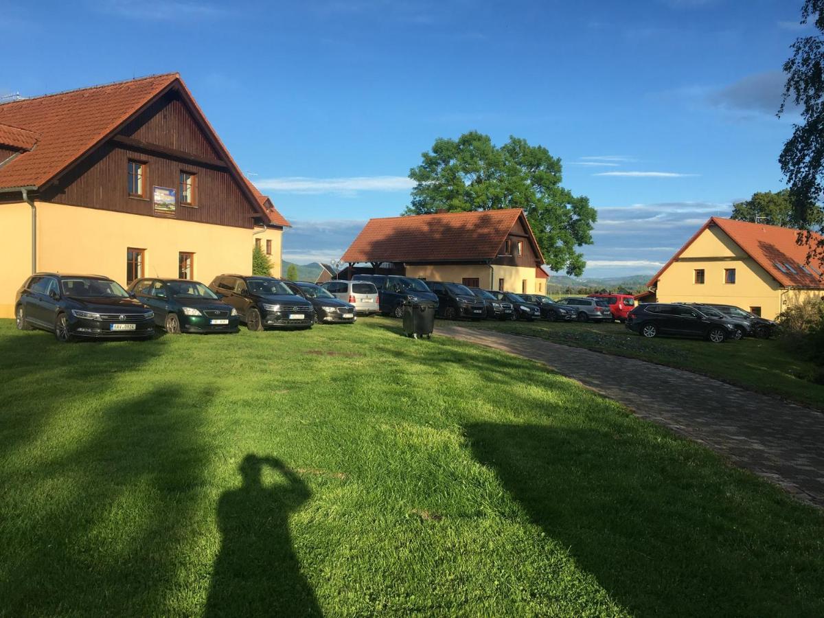 Pension Hofberg Етршиховице Экстерьер фото